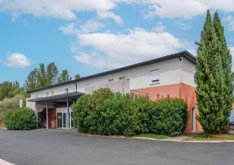 INVESTISSEMENT LOCATIF  RIVIERES  Résidence de tourisme Le Domaine Du Green - 5,49 % de rentabilité - photo 12