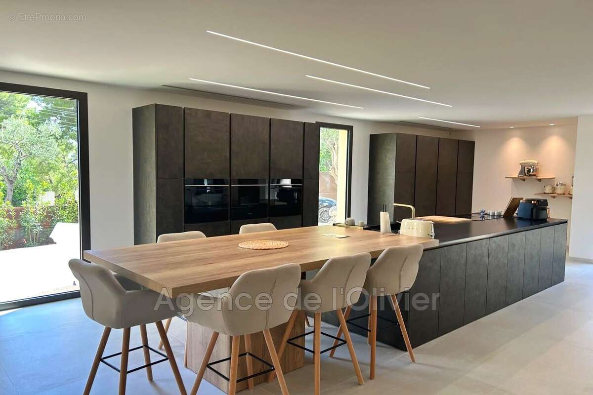 Maison 350 m² à Opio  - photo 5