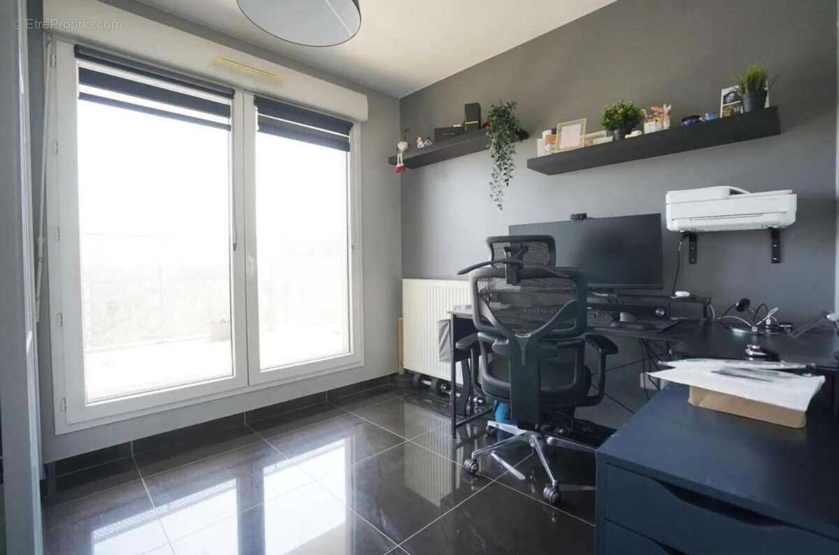 Appartement à FRESNES