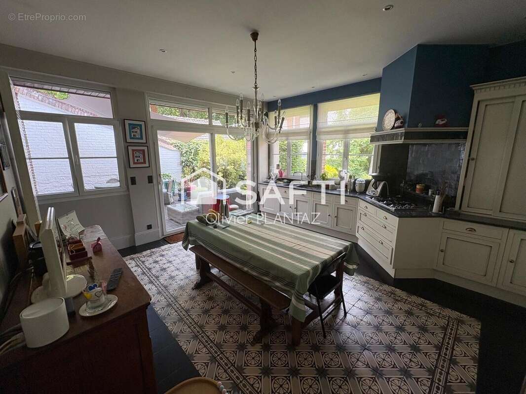 Maison 271 m² à Bethune  - photo 6
