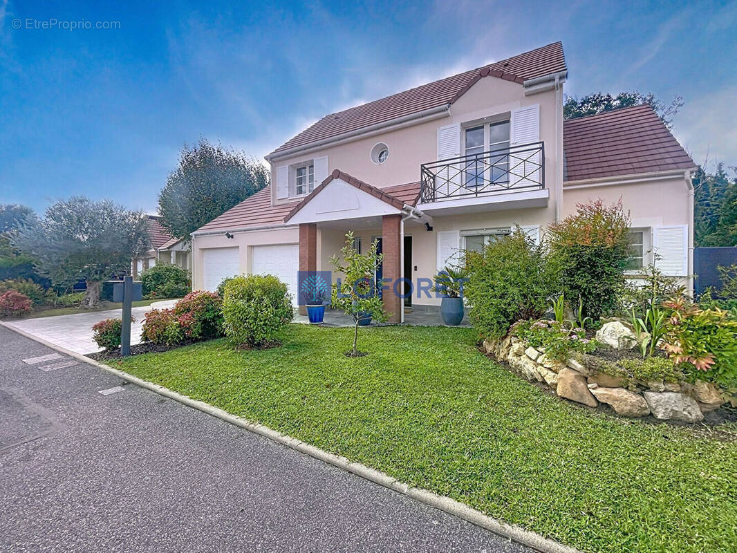 Maison à SAINT-PIERRE-DU-PERRAY