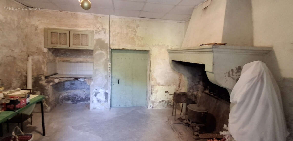 Maison à LA GARDE-ADHEMAR