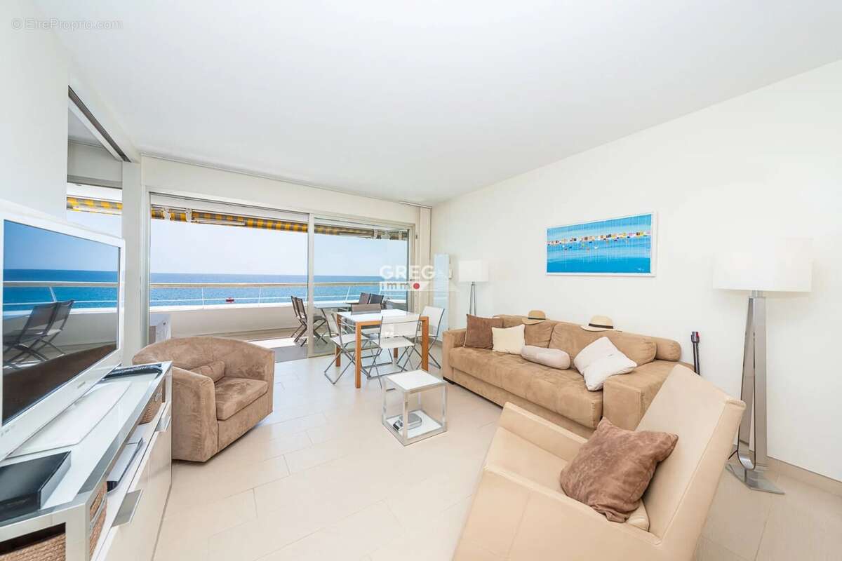 Pieds dans l'eau! Appartement 3 pièces à Villeneuve-Loubet p - photo 9