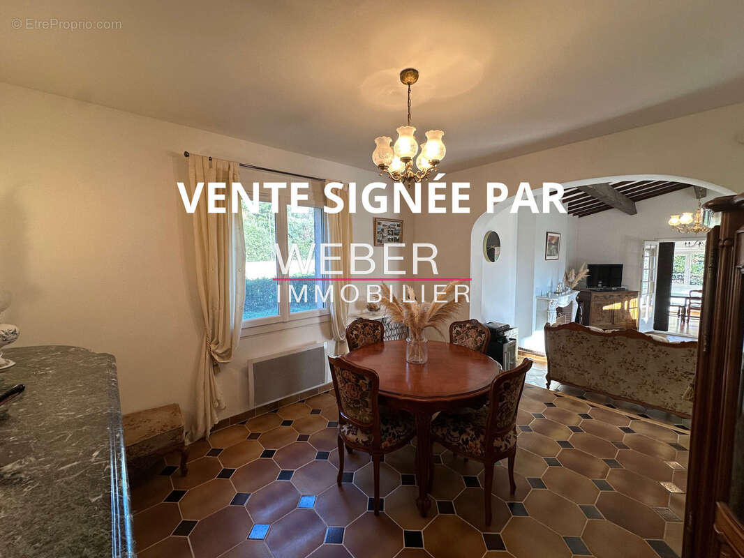 OLLIOULES - Maison familiale - Garage et caves - Terrain 1900 m2 - photo 8