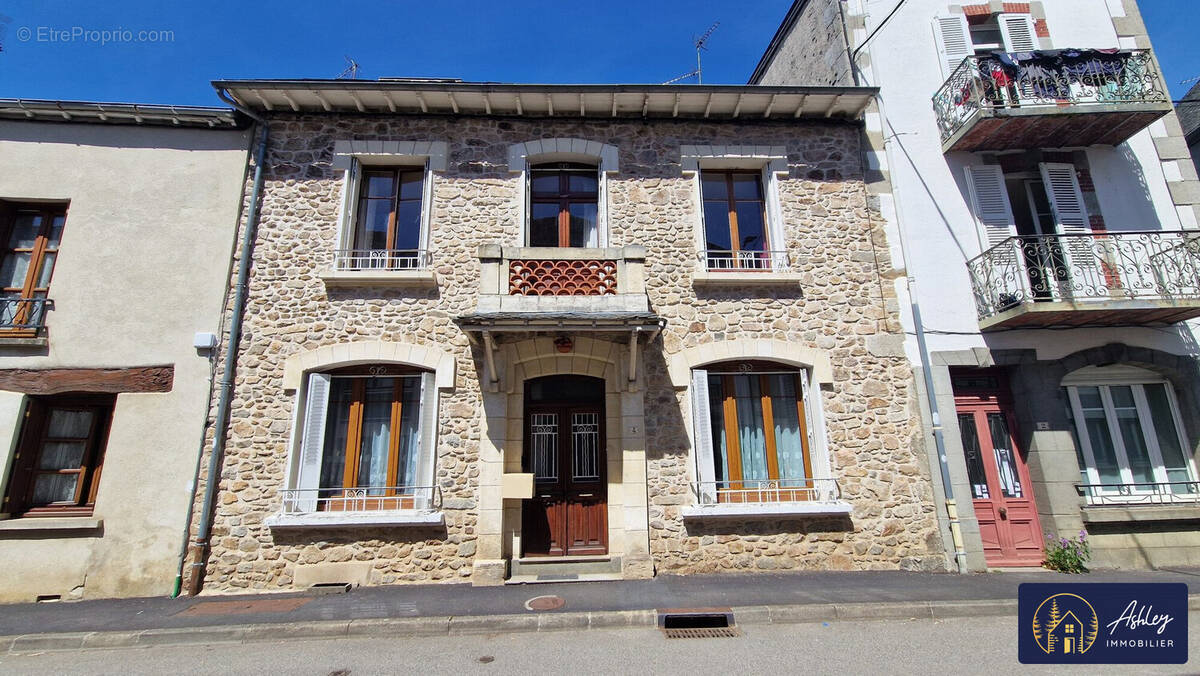 Maison à NEUVIC