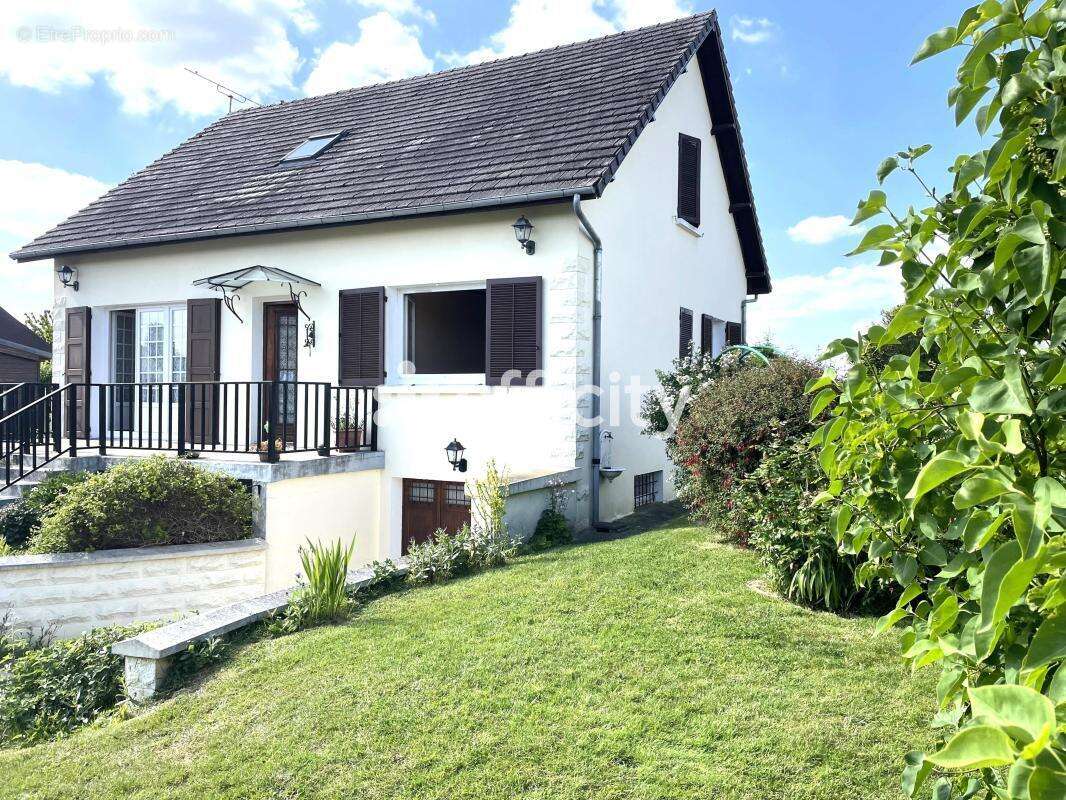Maison à SAINTE-GENEVIEVE