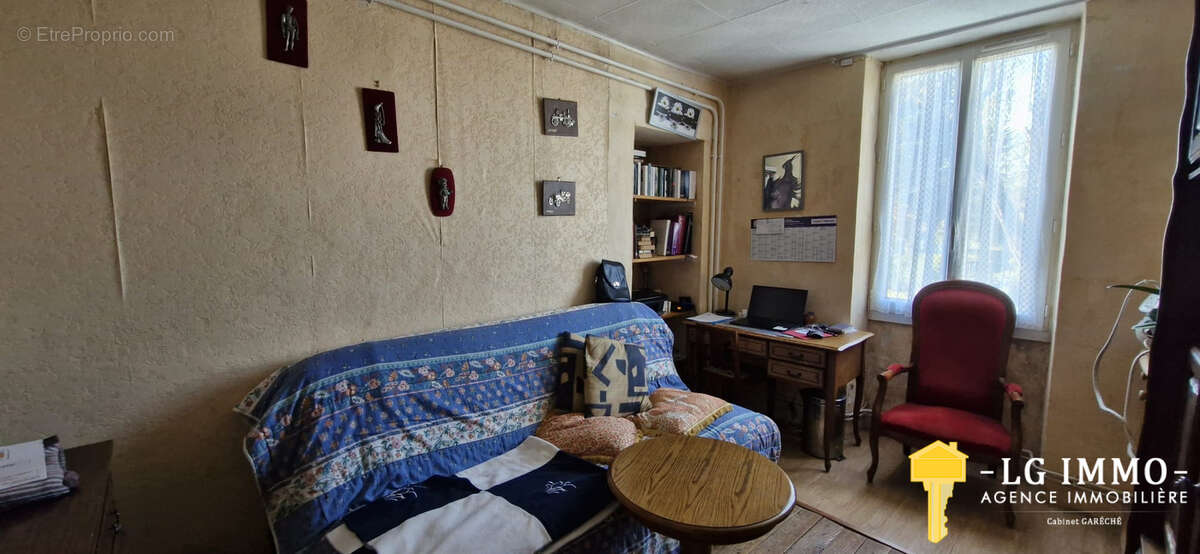 Maison à SAINT-GEORGES-DES-AGOUTS