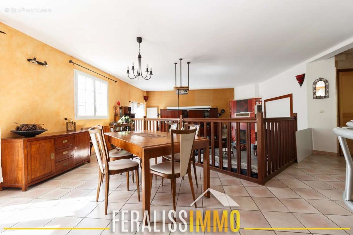 Maison à COURDIMANCHE