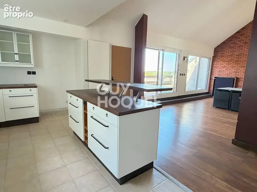 Appartement en duplex avec 2 terrasses au Coudray Montceaux - photo 2