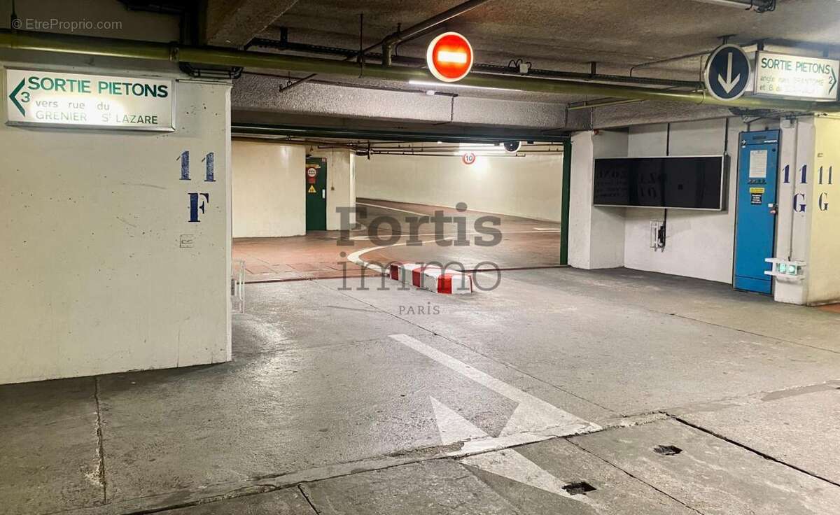 Parking à PARIS-3E