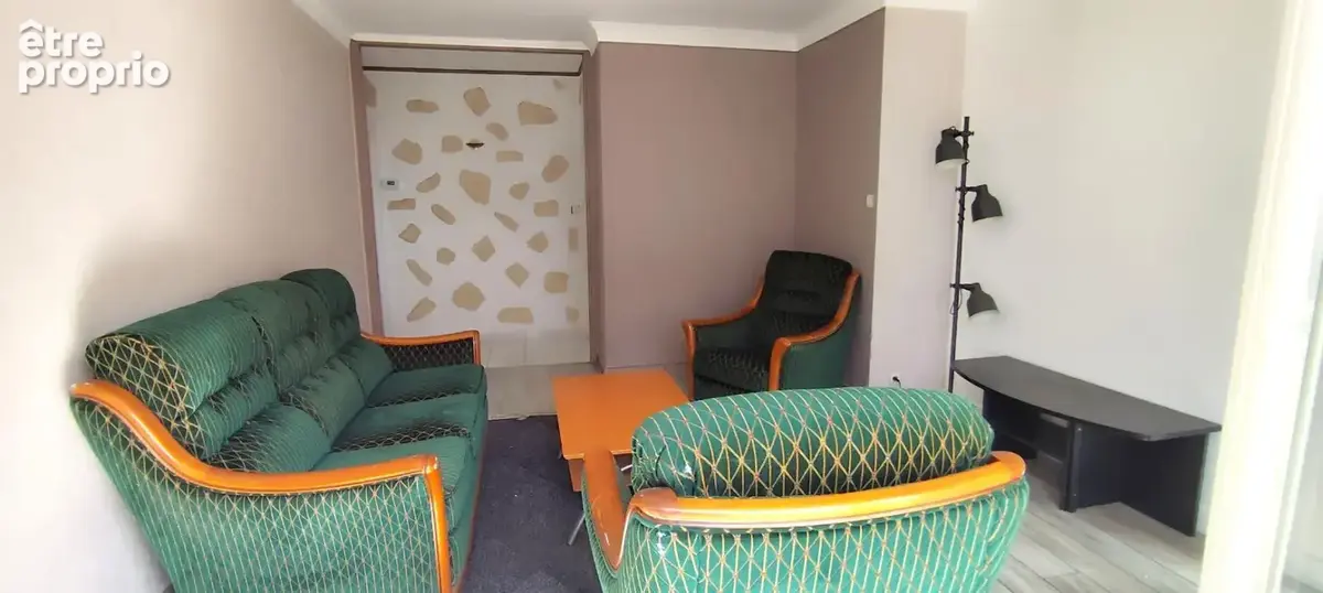 Venissieux - Bel appartement 4 pièces avec balcon et vue dégagée - photo 3