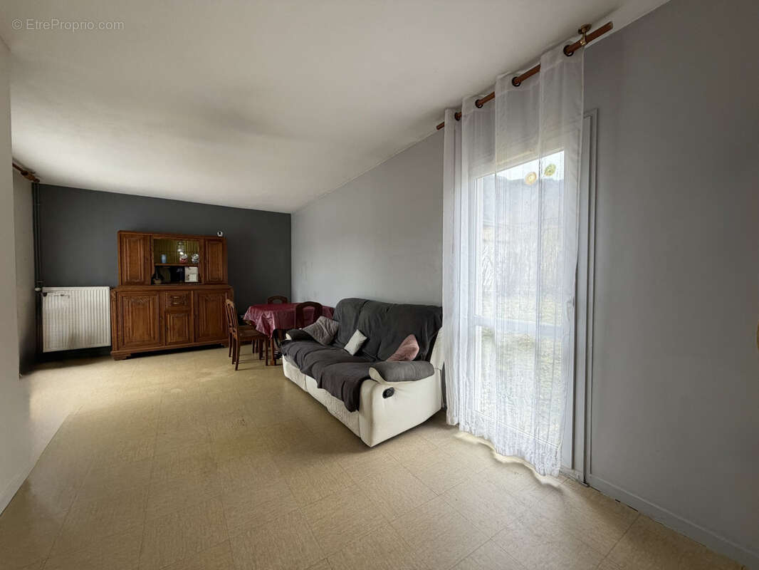 Maison à SAINT-LAURENT-DU-PONT