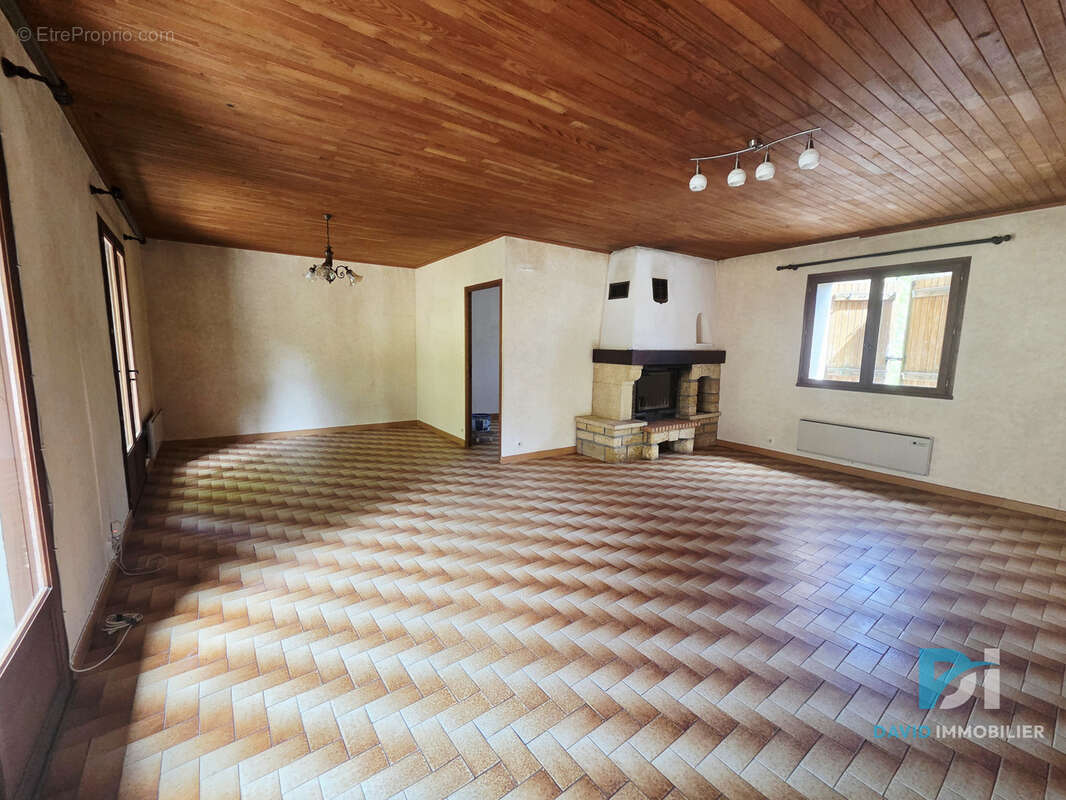 Villa avec garage et remise - photo 6