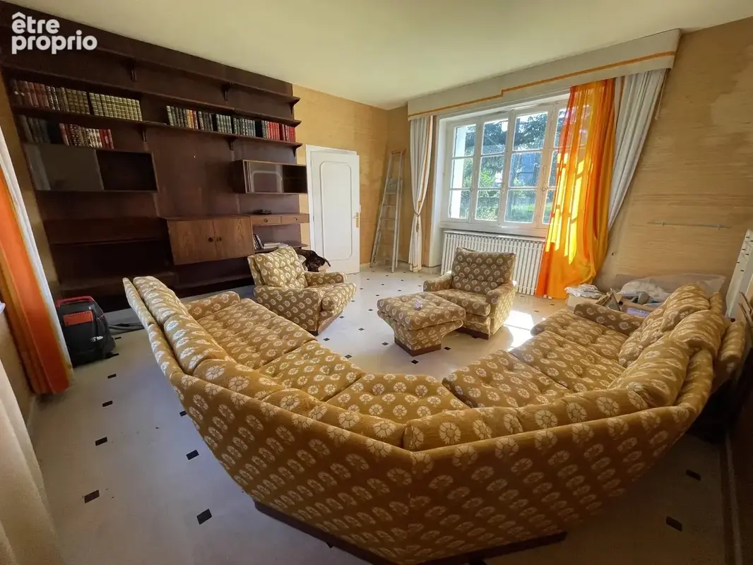 Maison bourgeoise avec terrain et hangar - photo 5