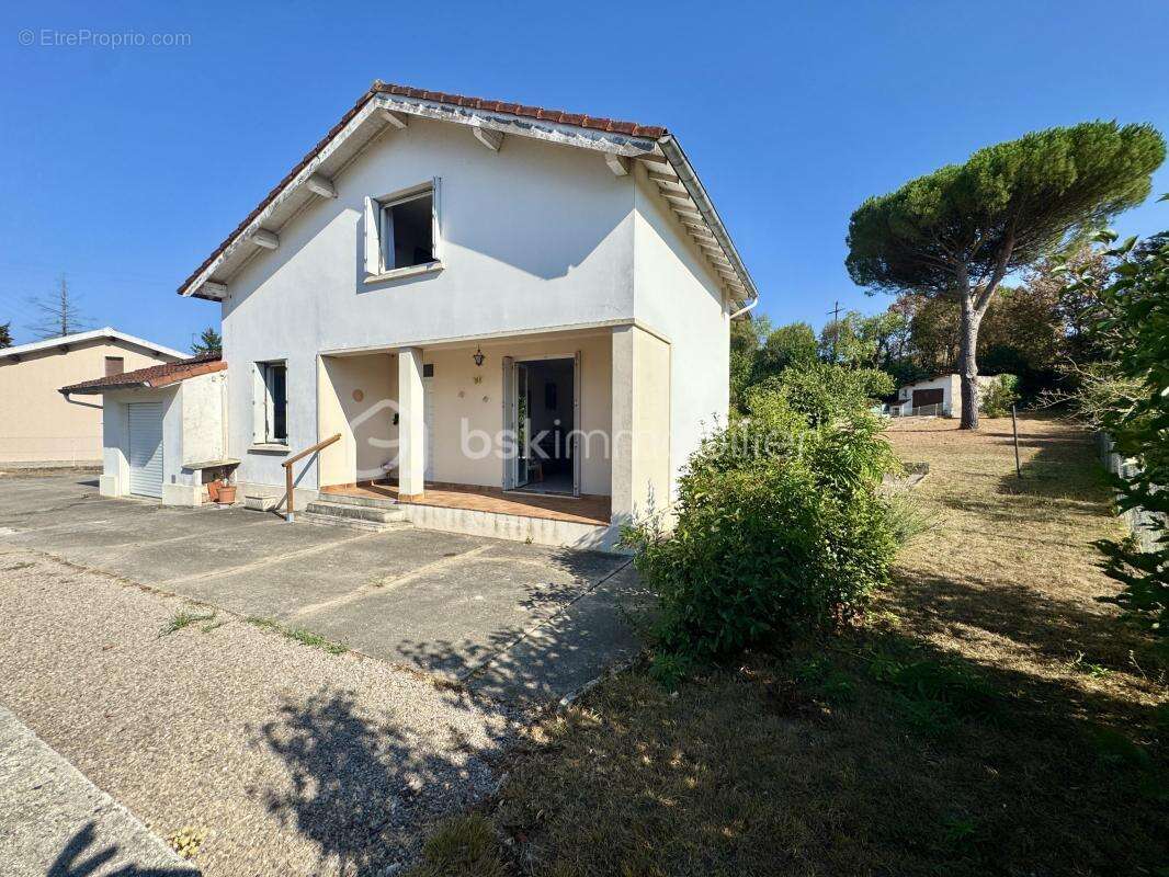 Maison 108m2 habitables 3 chambres avec garages et jardin - photo 2