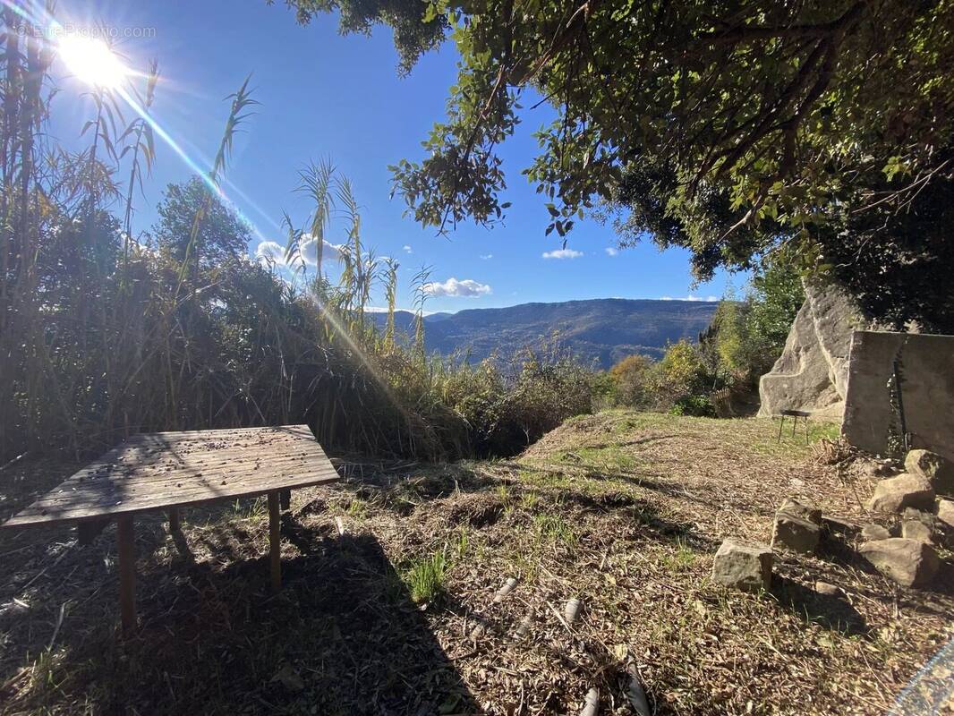 Terrain à BERRE-LES-ALPES