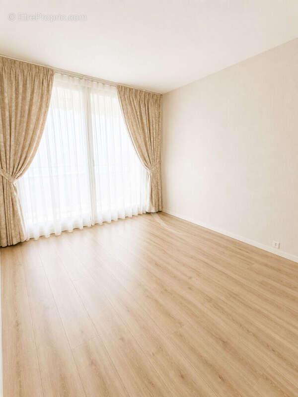 Appartement Rungis 5 pièce(s) 83.10 m2 - photo 3