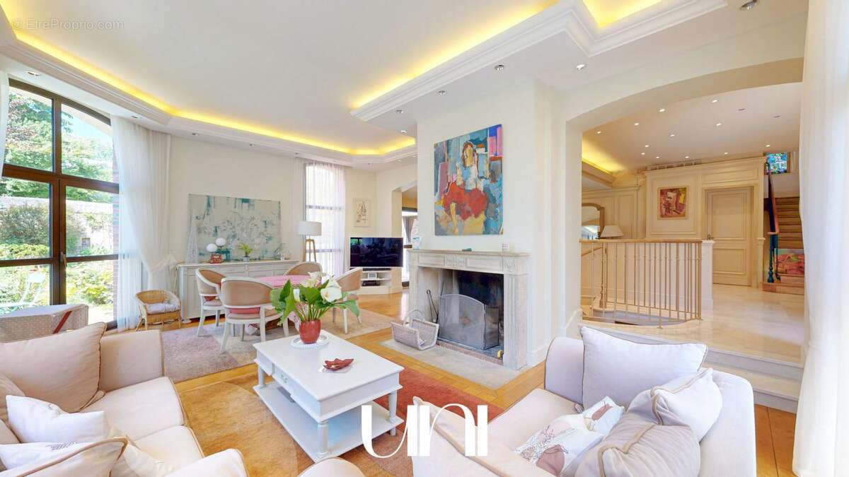 Maison 6 pièces de 350 m2  - CAEN - photo 2