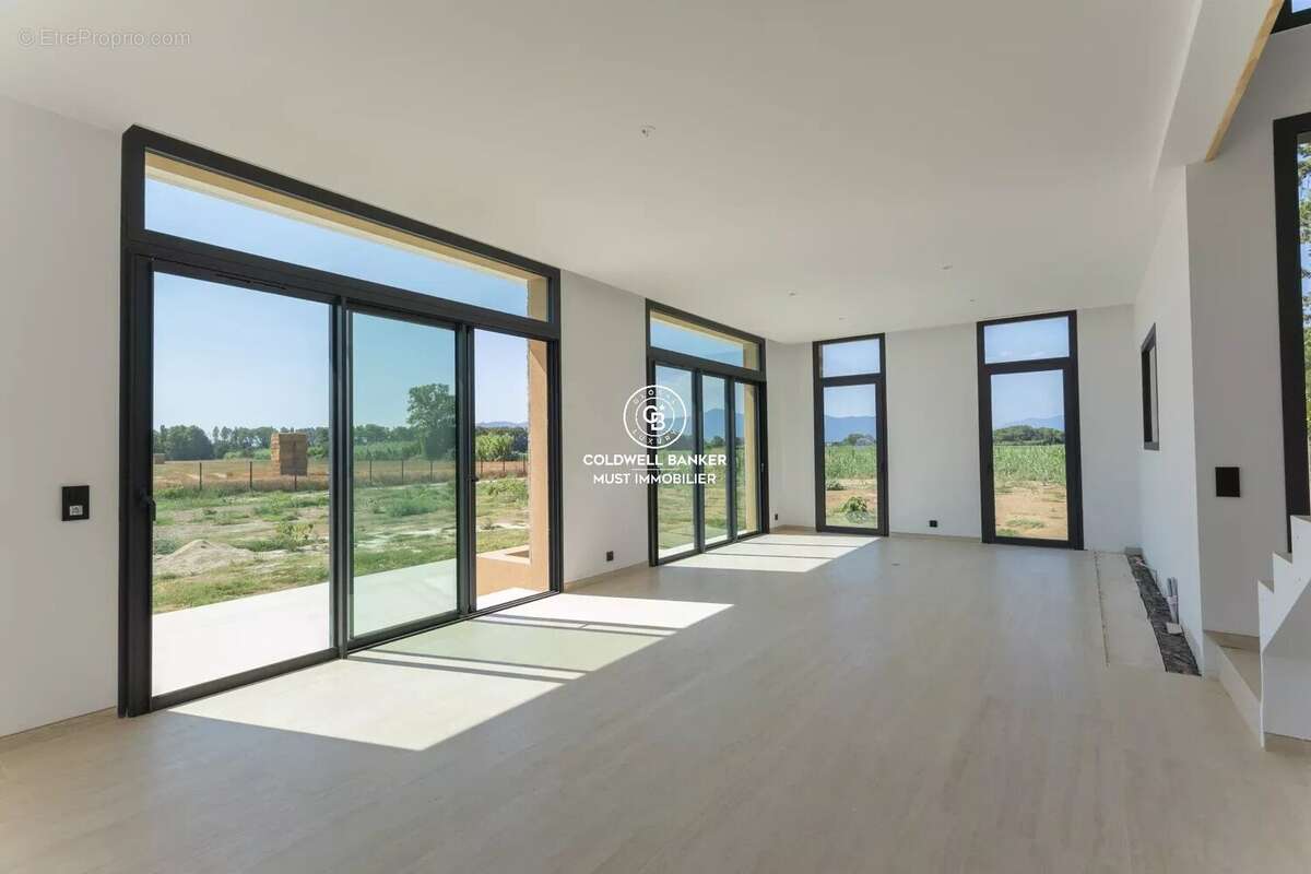 Maison 121 m² à Saint-Cyprien  - photo 5