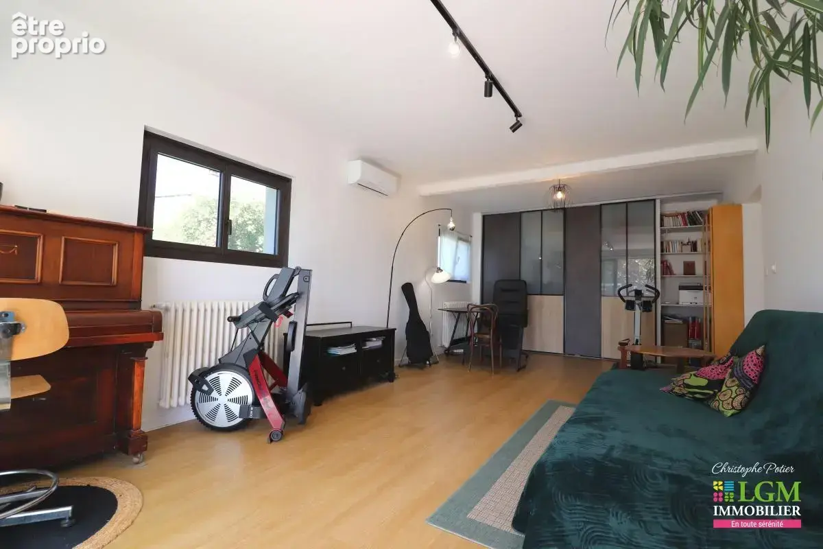 VALRÉAS (84) - Maison familiale lumineuse de 173 m² avec 4 chambres au fort potentiel d'aménagement - photo 8