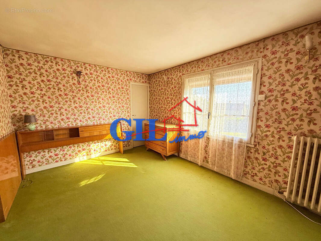 Maison à SAVIGNY-LE-TEMPLE