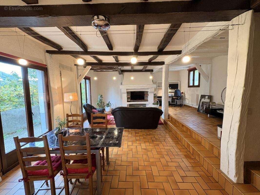 Maison à MONT-SAINT-AIGNAN