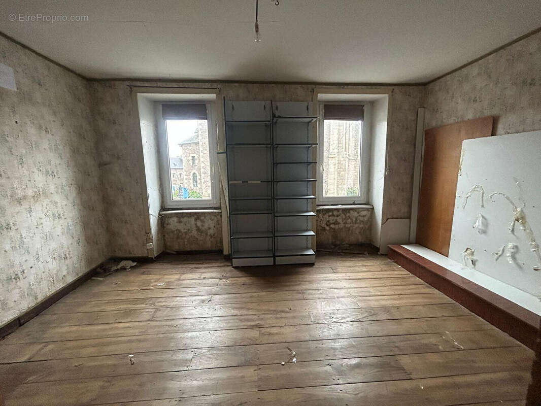 Immeuble en pierre au coeur de Plouézec avec local commercial - photo 6