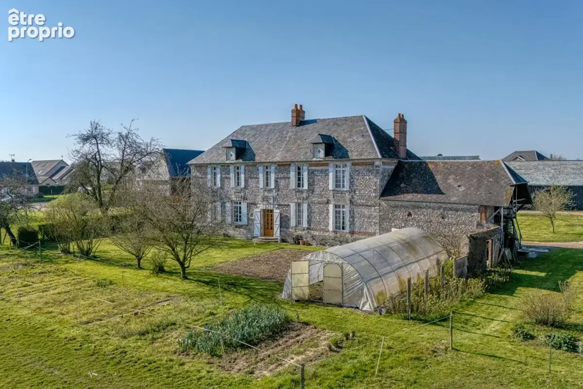 Manoir  du XVI ème , 218 m2 + grenier + cellier/  1480 m2 de dépendances sur 1,6ha - photo 2