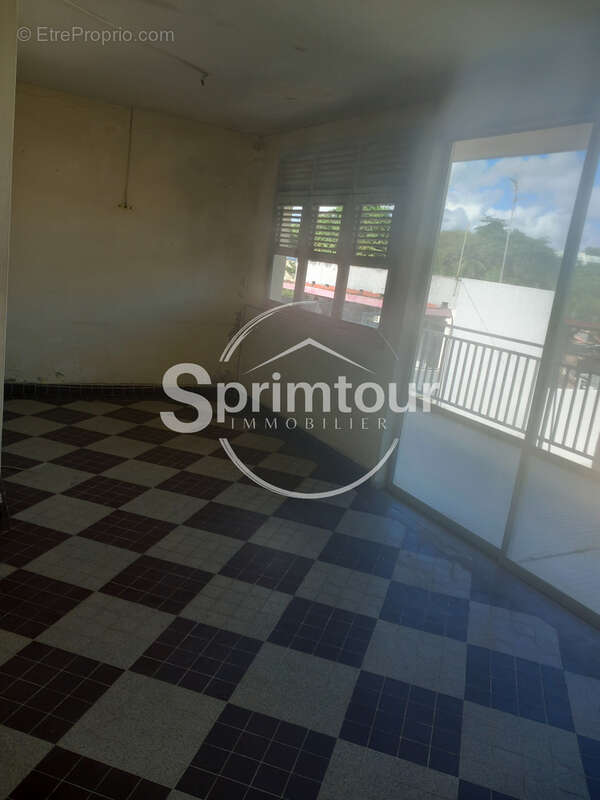 Appartement à POINTE-A-PITRE