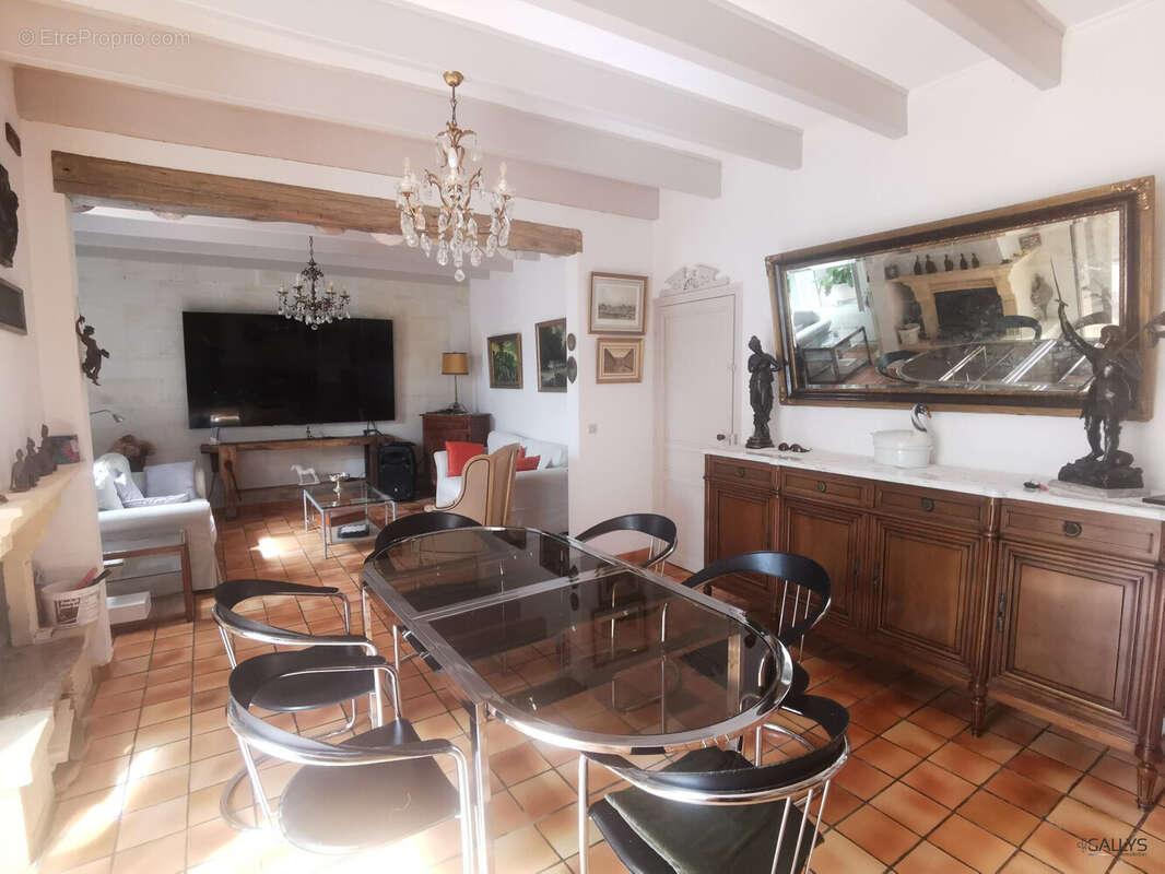 Maison à CHENAC-SAINT-SEURIN-D'UZET
