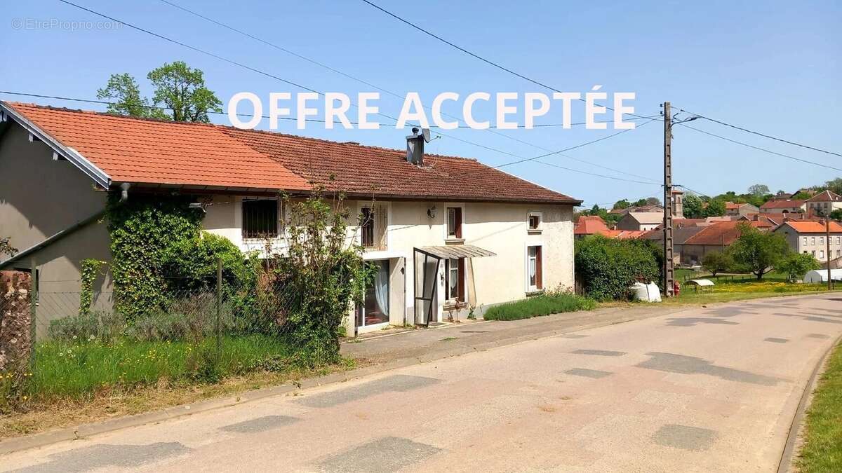 Maison à REGNEVELLE