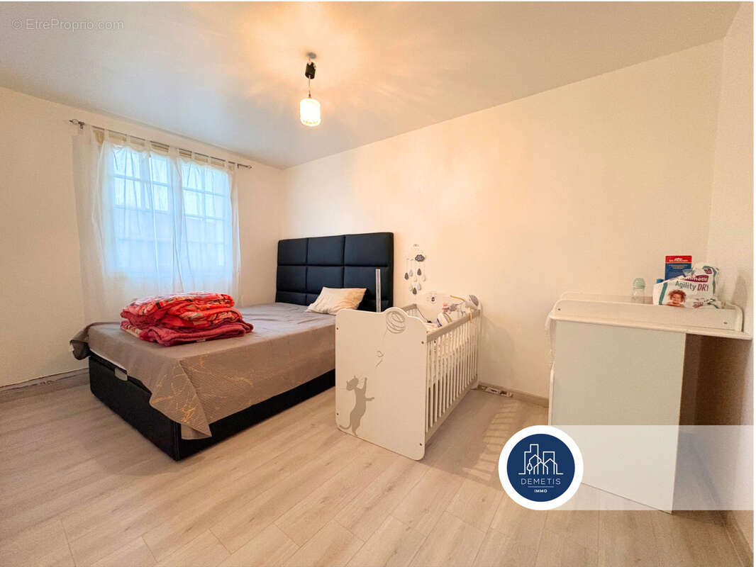 Maison à COULANS-SUR-GEE