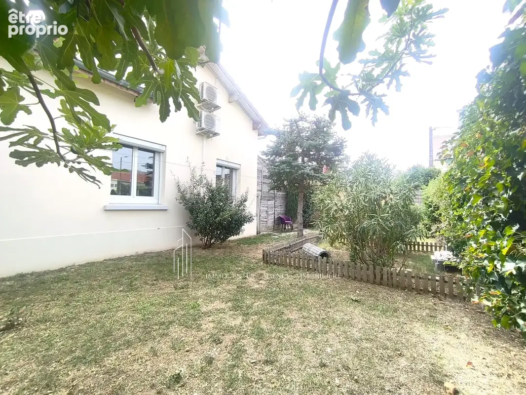 ROMANS-SUR-ISÈRE   Maison familiale avec terrain clos et arboré de 439 m2 - photo 18