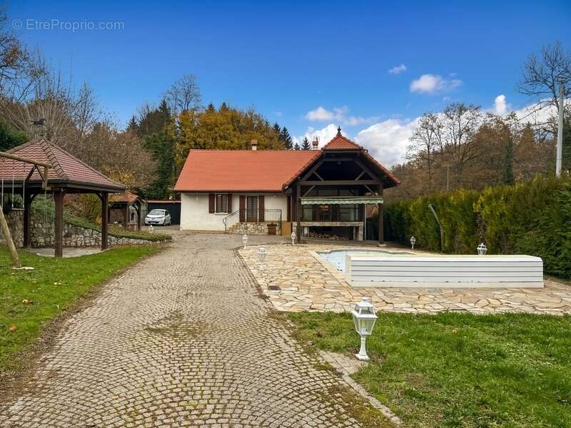 Maison rénovée 6 pièces sous sol total piscine - photo 15