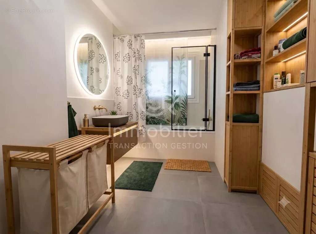 Appartement à LE CANNET