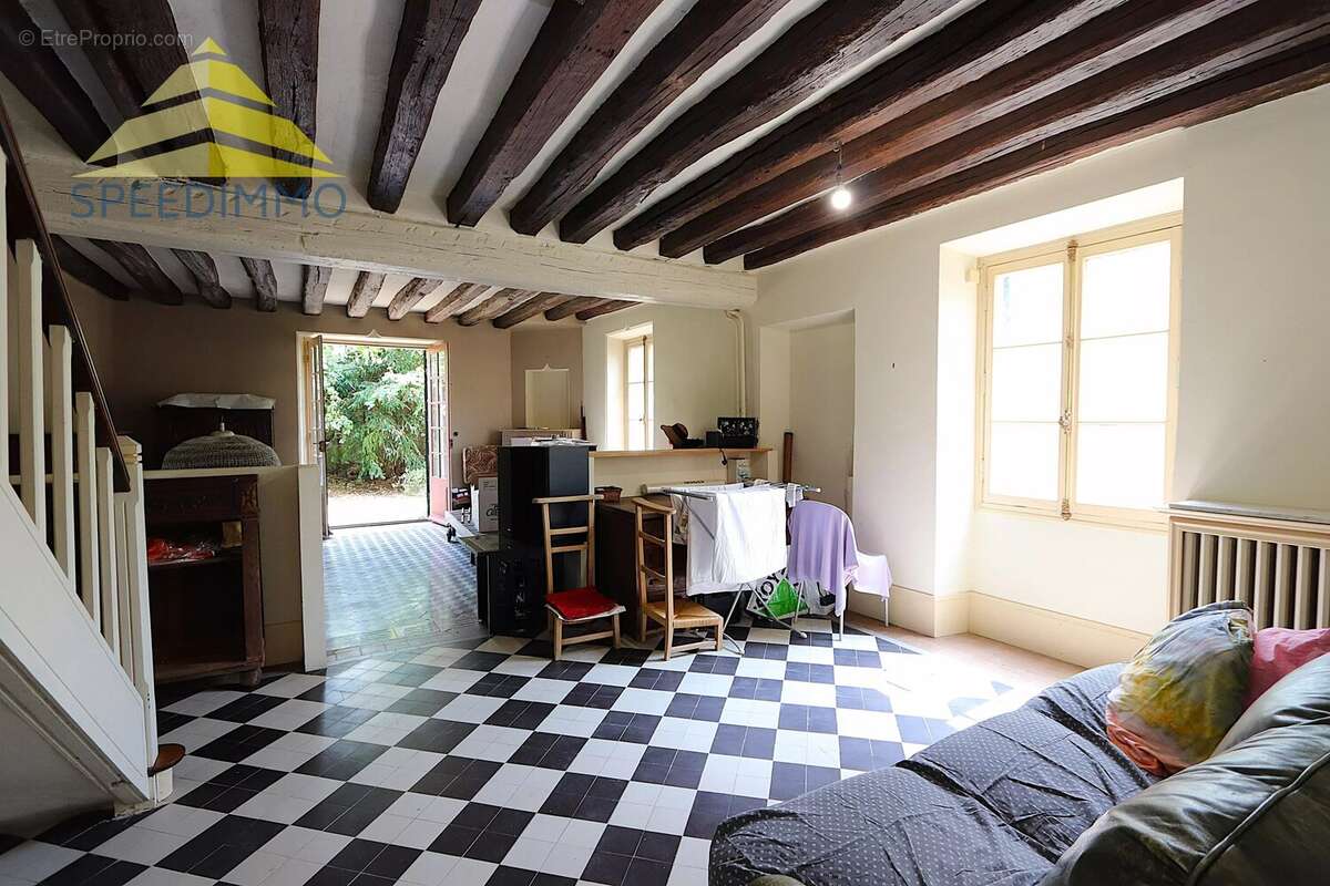 Maison 146 m² à Varennes-Jarcy  - photo 5