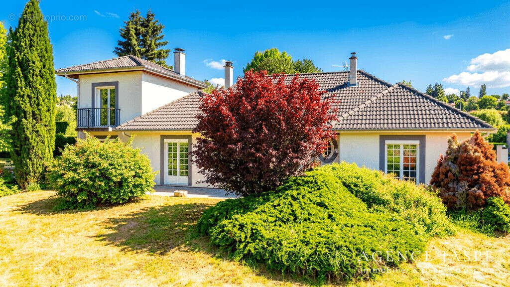 Maison à ECOTAY-L'OLME