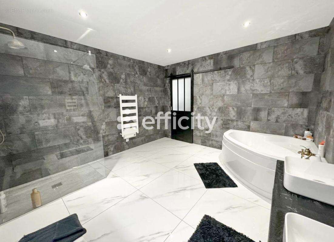 Maison à HENIN-BEAUMONT