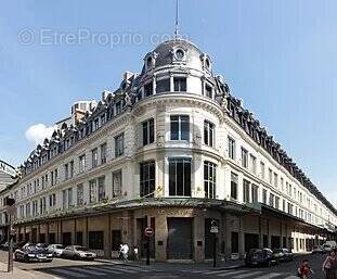 Commerce à PARIS-7E