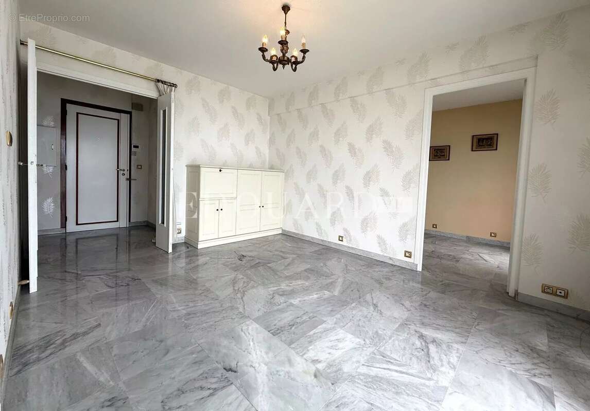 Appartement à ROQUEBRUNE-CAP-MARTIN