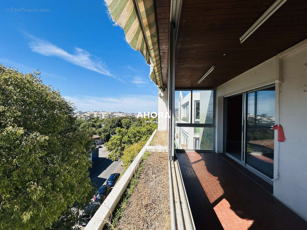 Appartement à MARSEILLE-9E