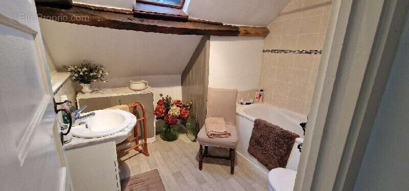 Maison à LA CHAPELLE-GLAIN