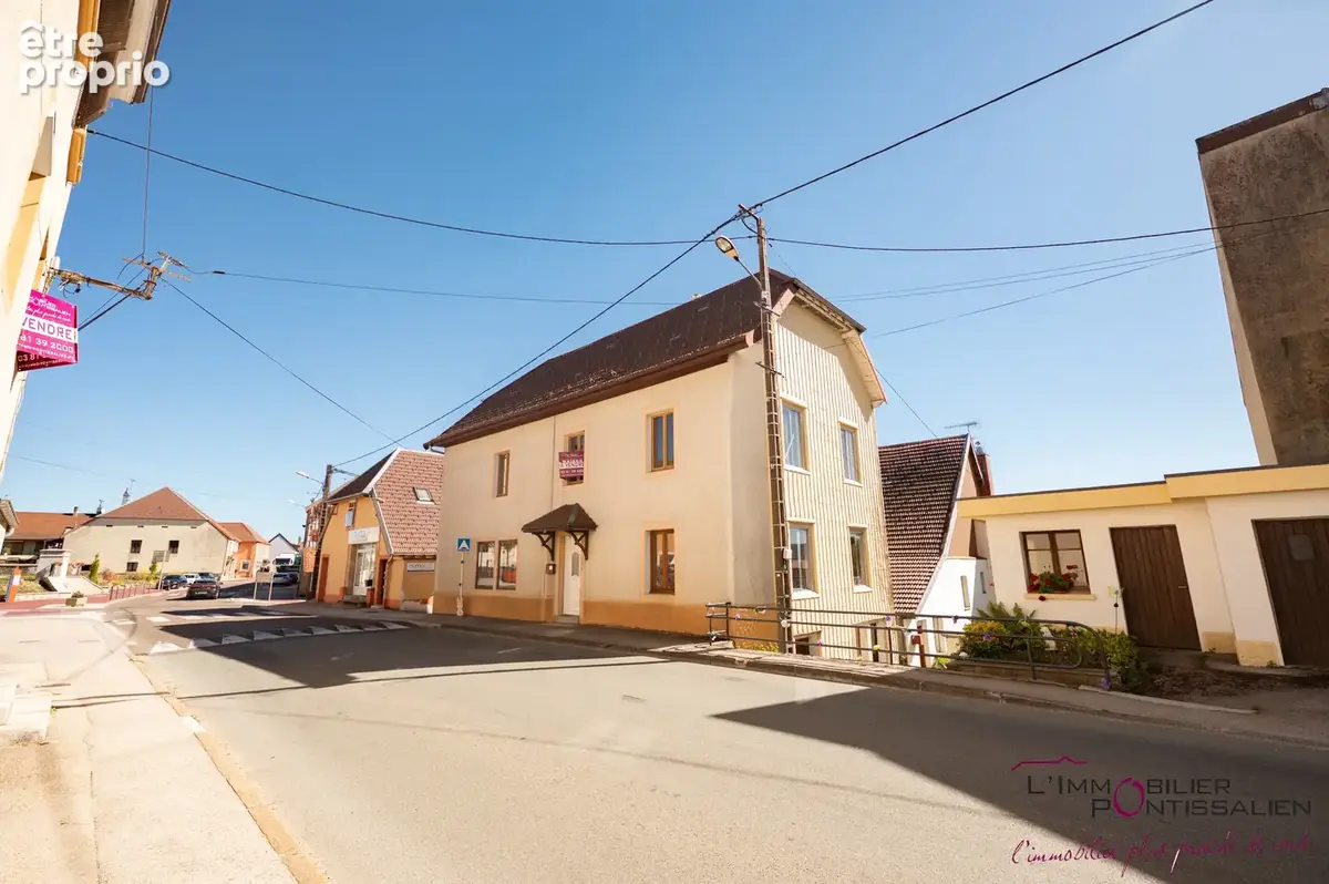 Maison à FRASNE