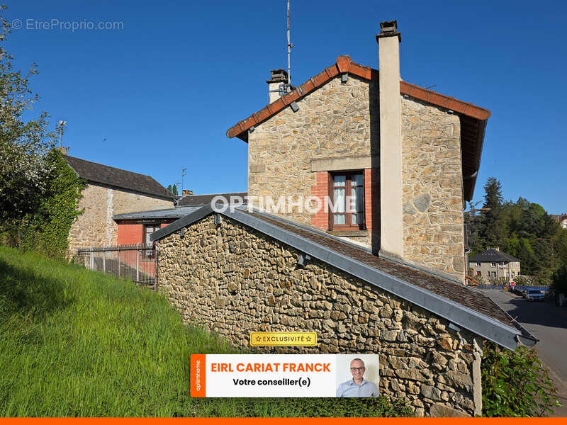 Maison à SAINT-ETIENNE-DE-FURSAC