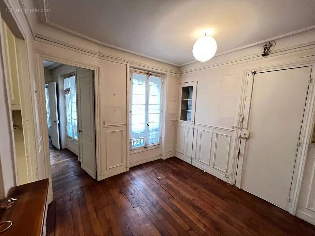 Appartement à PARIS-1E