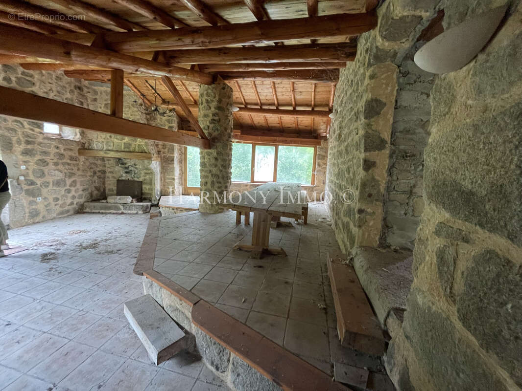 Maison à ESTIVAREILLES