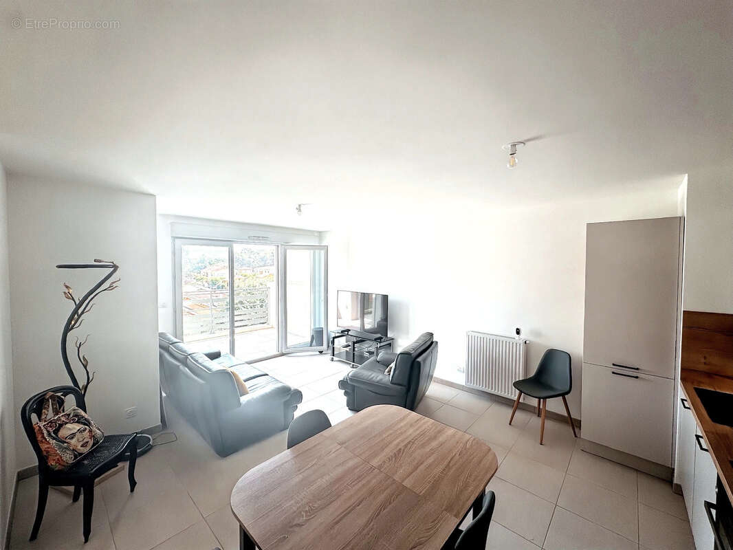 Appartement à LA LONDE-LES-MAURES