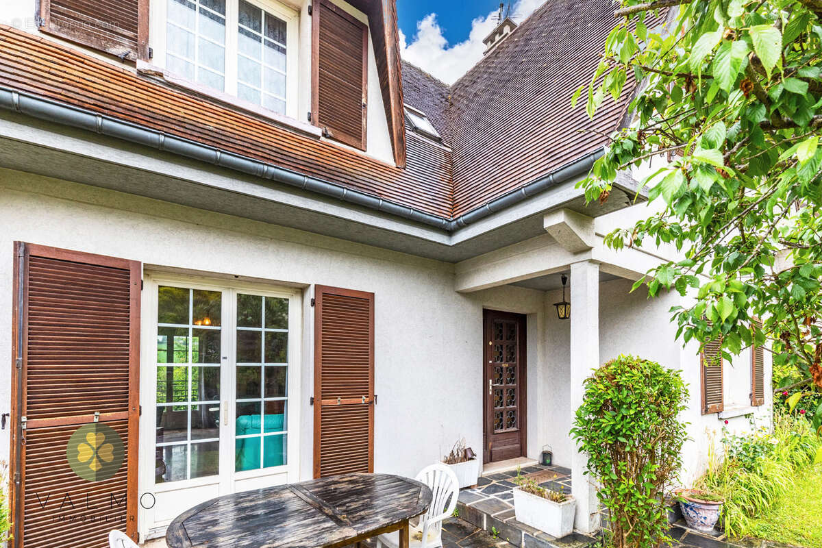 Maison à BEYNES