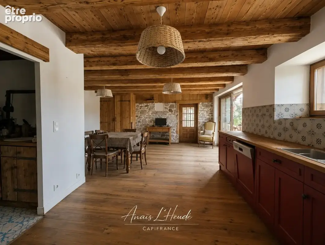 Propriété de caractère en pierre, installations equestres - dépendances et vue montagnes - photo 7