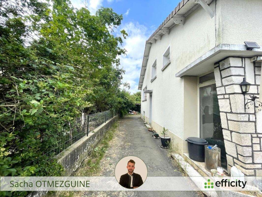 Maison à PLEUMARTIN